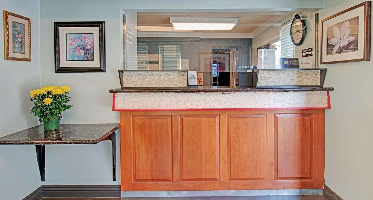 Super 8 By Wyndham Sacramento/Florin Rd Hotell Freeport Eksteriør bilde